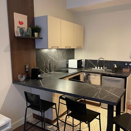 Appartement Au Coeur Du Centre Ville De Carcassonne Esterno foto