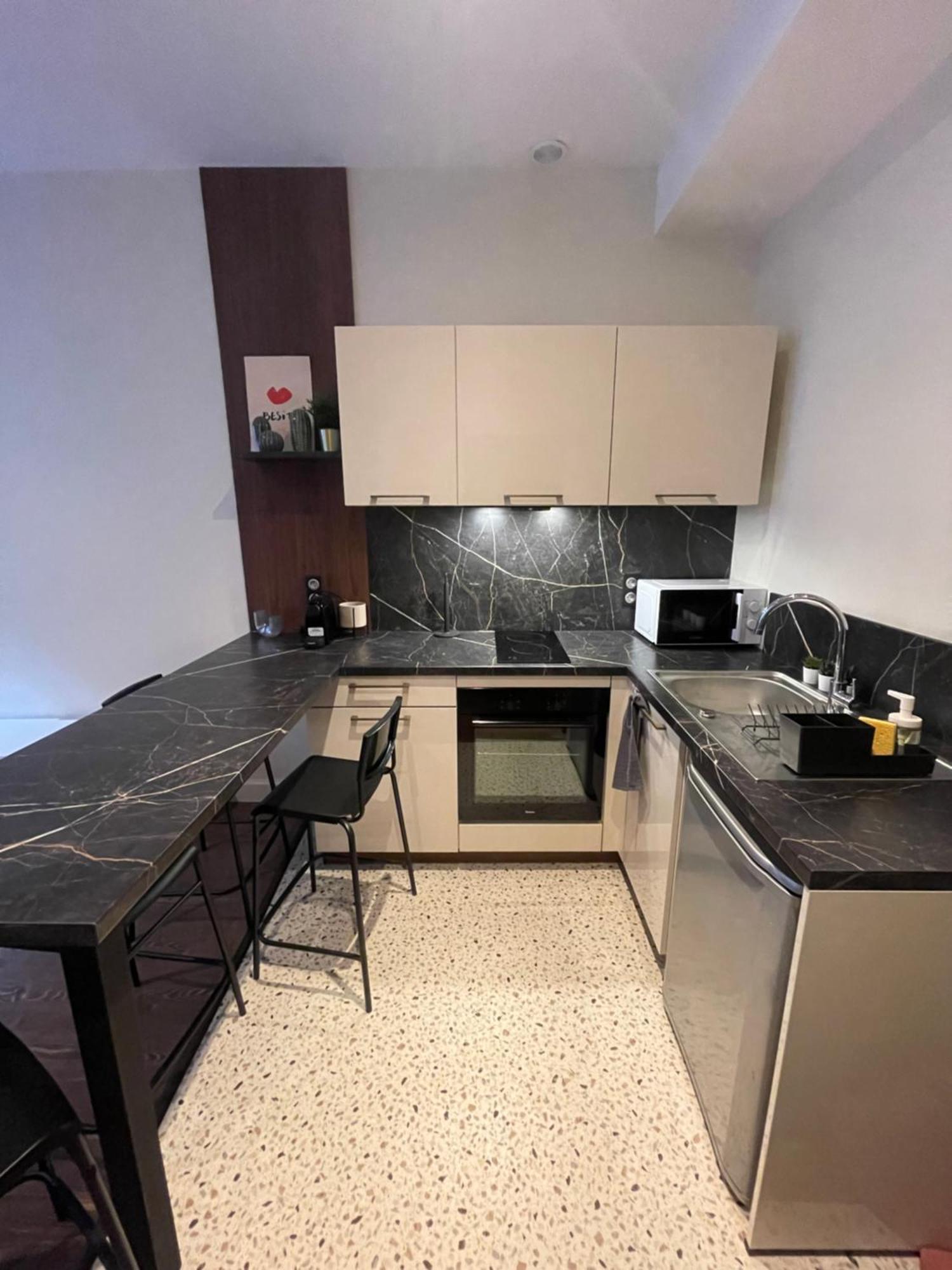 Appartement Au Coeur Du Centre Ville De Carcassonne Esterno foto