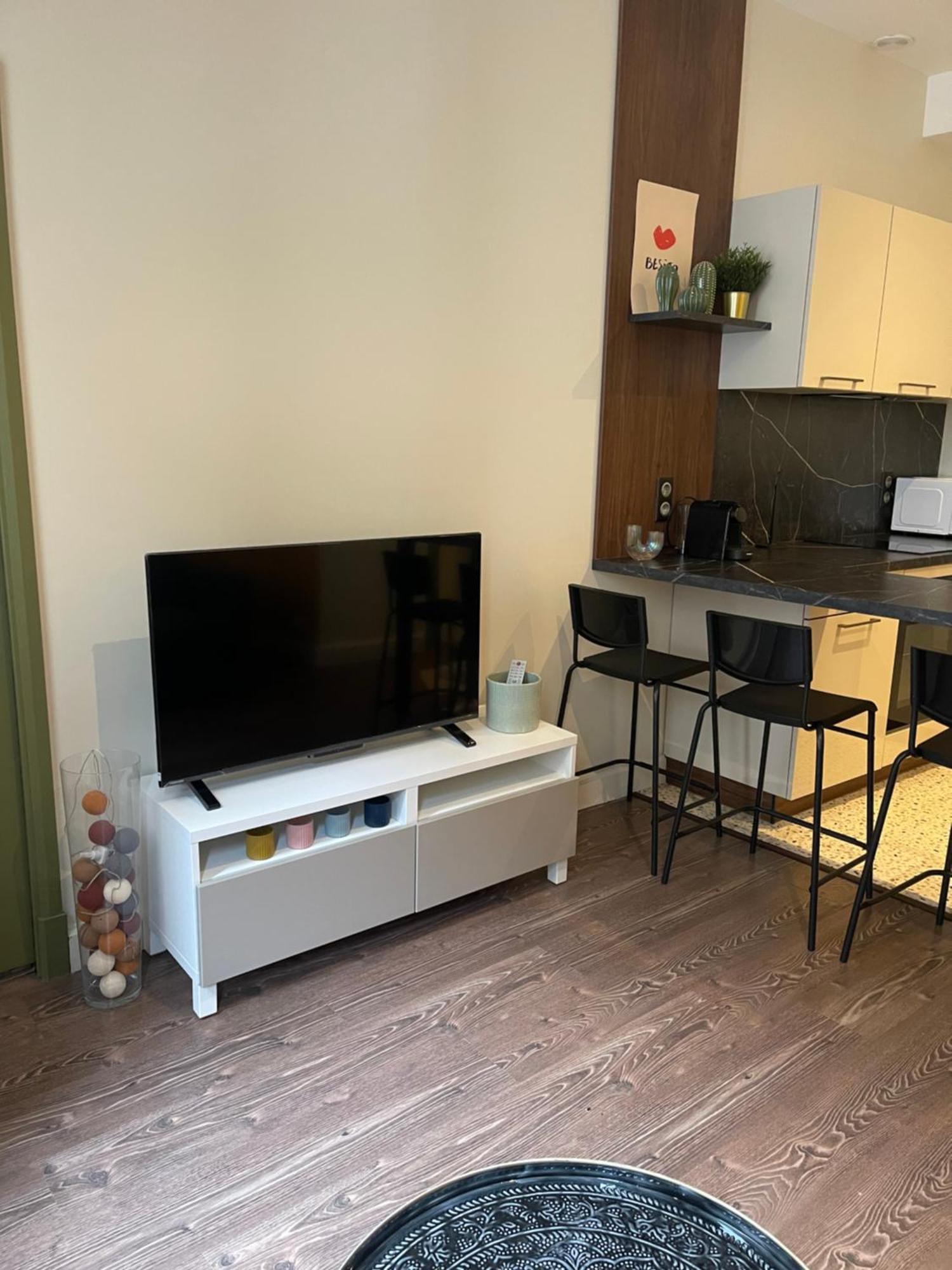 Appartement Au Coeur Du Centre Ville De Carcassonne Esterno foto
